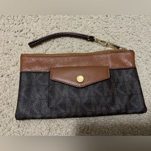 Micheal Kors Wristlet